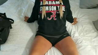 Hausgemachte blonde Fra reitet Schwanz