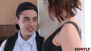 ���อวี่ Lebelle