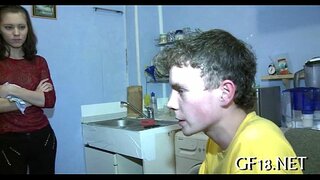 Některé teen cuties nemůže představit svůj život