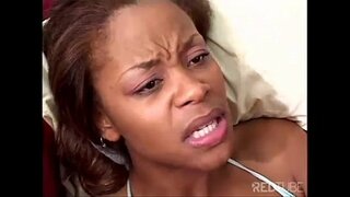 көрмесіне ұстап алды ергежейлі