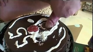 Burri të pjekur dëshiron të fuck një adoleshent Vol. 17