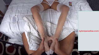 Cum на најлон нозе, стапала